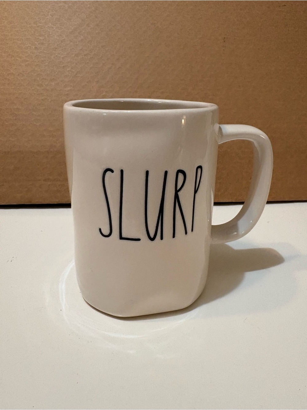 RAE DUNN "SLURP" Farmhouse M
Stamp Magenta Large Ivory Coffee
Mug